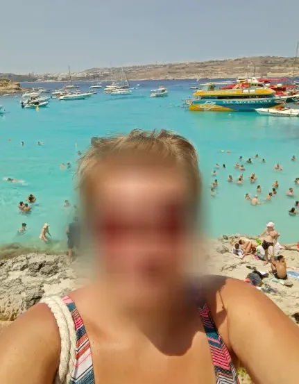 Anna, 40