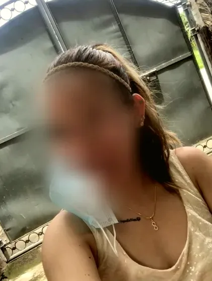 Bettina, 37