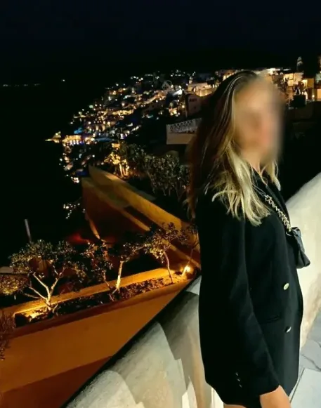 Celine, 32