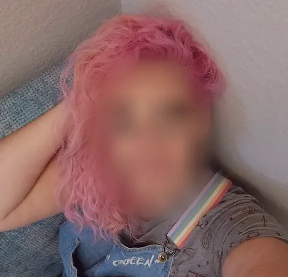 Celine, 28