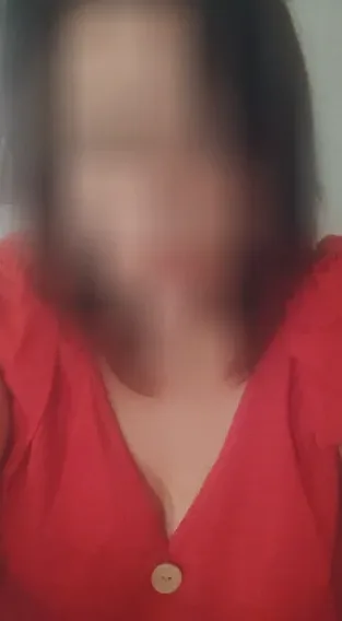 Daniela, 37