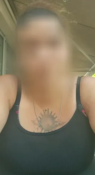 Daniela, 37