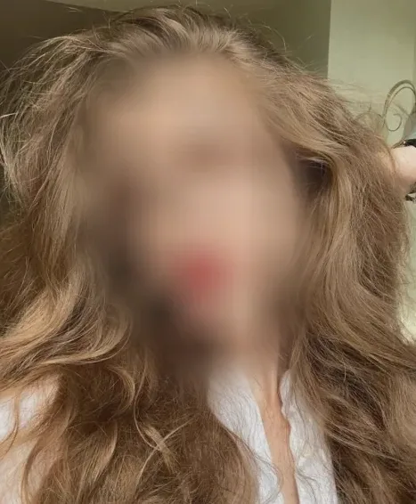 Elena, 20