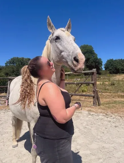 Hanna, 23