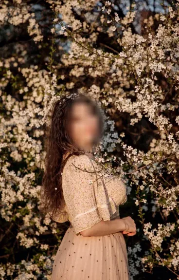Isabella, 35
