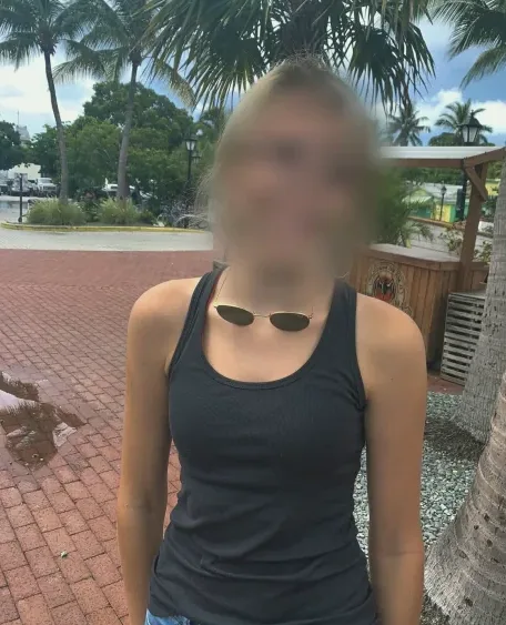 Lara, 20