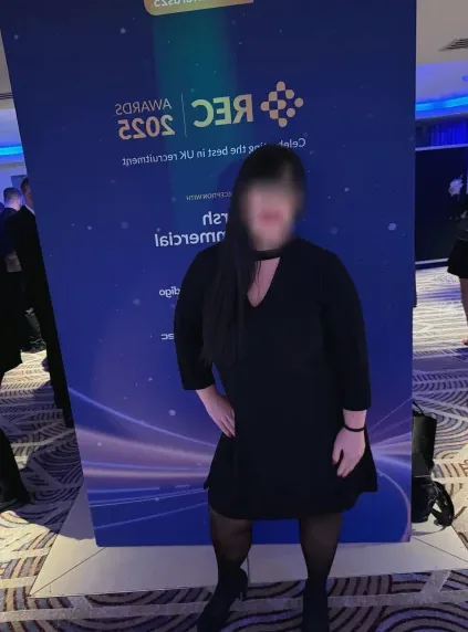 Rosa, 31