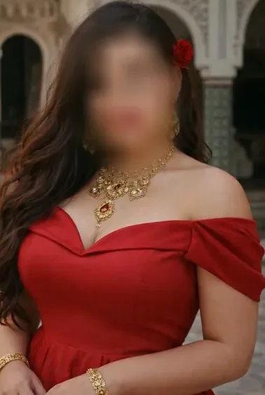 Sabrina, 29
