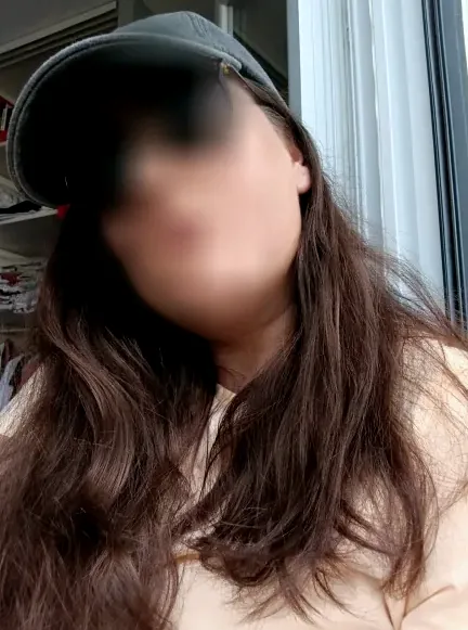 Simone, 32