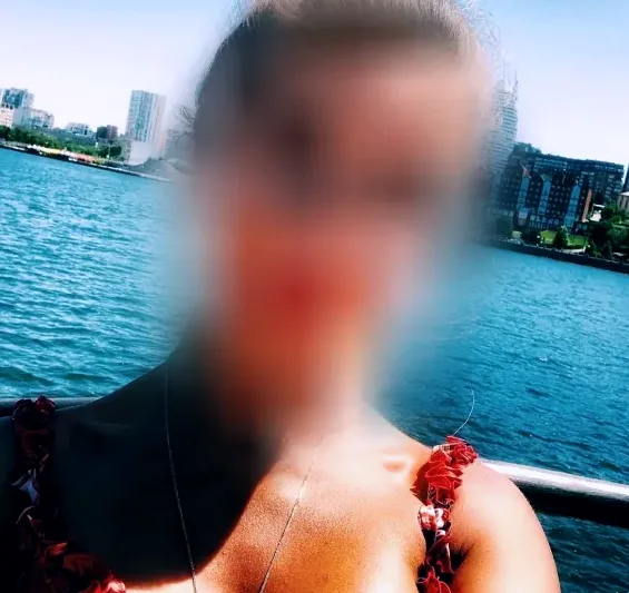 Sina, 40