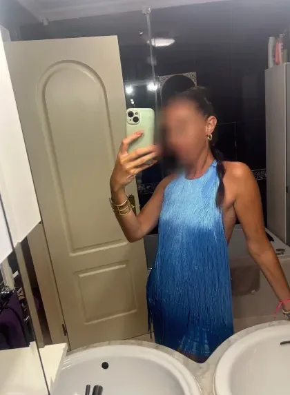Valentina, 32