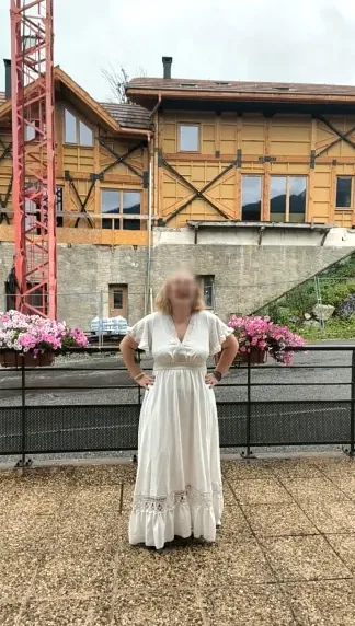 Yvonne, 28
