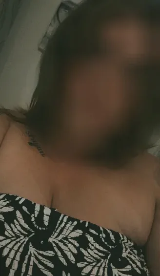 Yvonne, 28